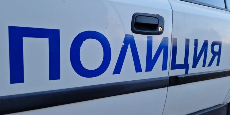 Непълнолетен ученик от Спортното училище „Стефан Караджа“ в Хасково е задържан, след като е стрелял с газов пистолет на територията на учебното заведение, съобщиха от Областната Дирекция на МВР в Хасково