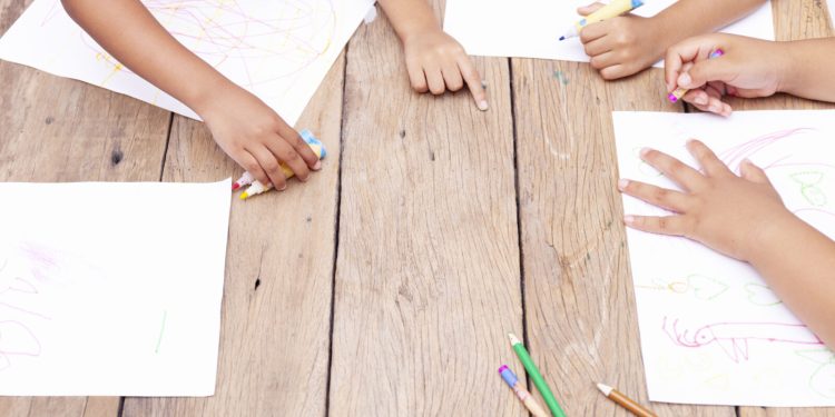 МОН публикува концепция за стандартите за ранно учене и грижи