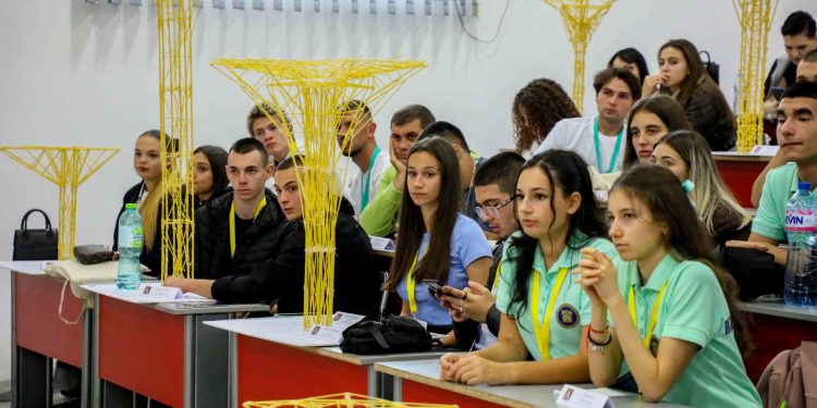Гимназисти от Шумен с приз за най-добра конструкция от спагети