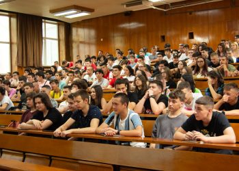 Броят на действащите студенти с по-голяма тежест за нови факултети и филиали