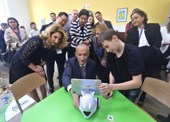 В столичното 18. СУ „Уилям Гладстон“ откриха новата училищна STEAM среда под мотото „Безкрайност в развитието“