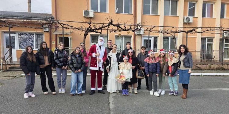 Коледната магия пристига с доброволци