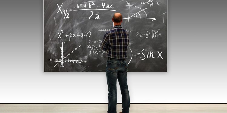 Учителските заплати с 5% по-високи от 1 януари 2026 г.