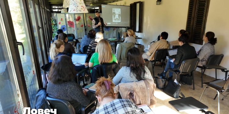 Учители от Ловеч обменят опит във формиращото оценяване