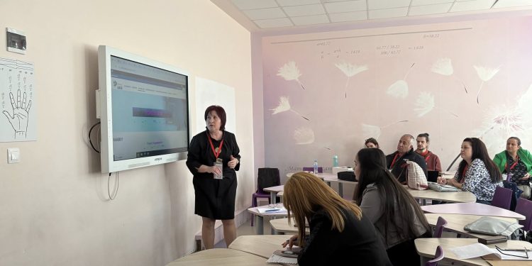 Столичното 51. СУ посреща преподаватели по природни науки