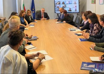 МОН ще работи за по-широко присъствие на българистиката зад граница