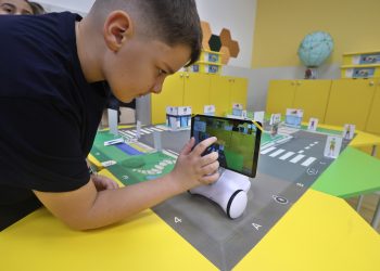 Близо 700 млн. евро вече са договорени по Програма „Образование“