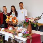 Млади флористи от цялата страна демонстрираха уменията си за създаване на букети и цветни арт инсталации в рамките на Националното състезание „Озеленяване и цветарство“