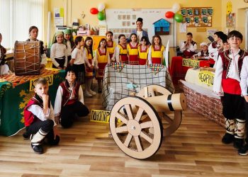 „Пламъкът на свободата“ вдъхнови учениците в столичното 10. СУ „Теодор Траянов“